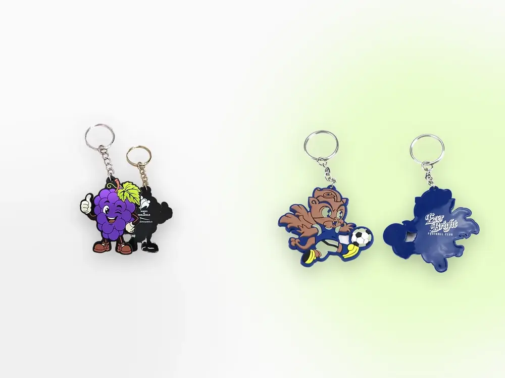Portachiavi in gomma PVC a mascotte uva, fronte e retro, e orsetto calciatore
