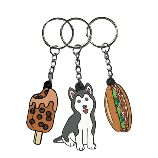 Tre portachiavi personalizzati in PVC morbido: gelato, husky e panino, con catenella e anello